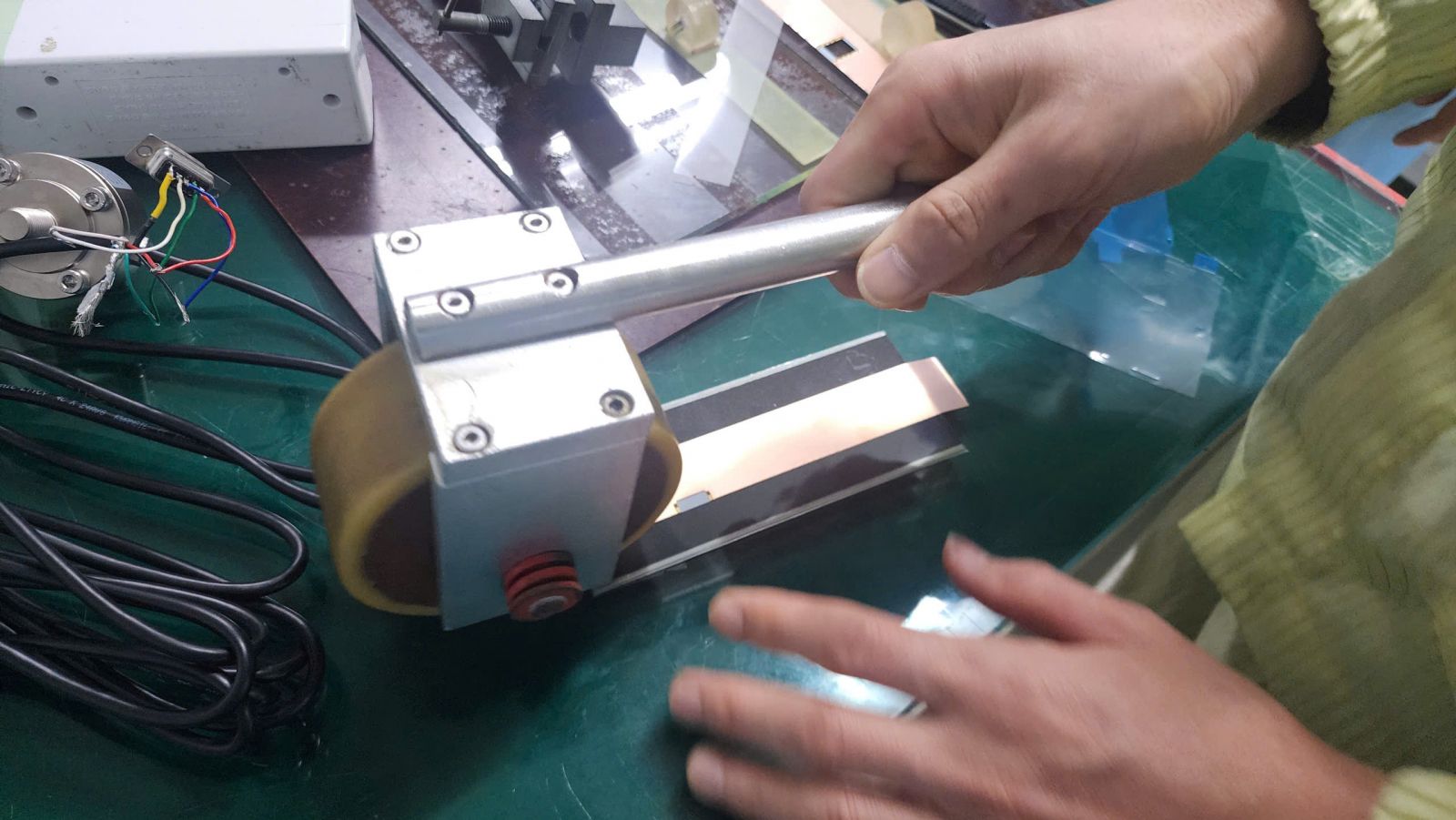 Tạo mẫu để chạy thử nghiệm máy kéo nén