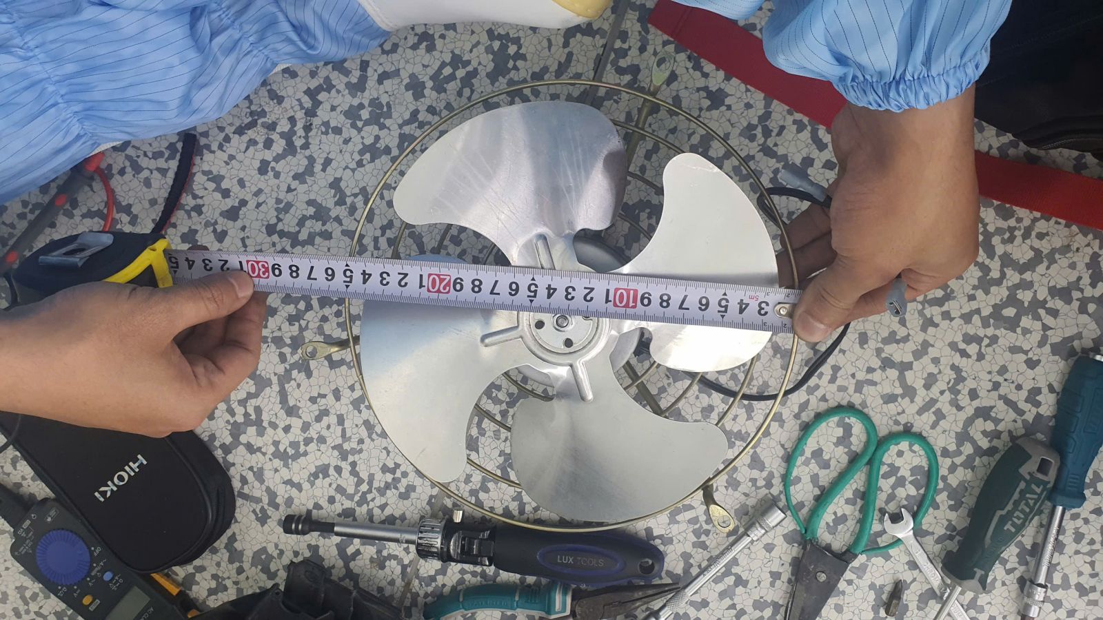 Kiểm tra quạt thông gió làm mát cho tủ nhiệt ẩm