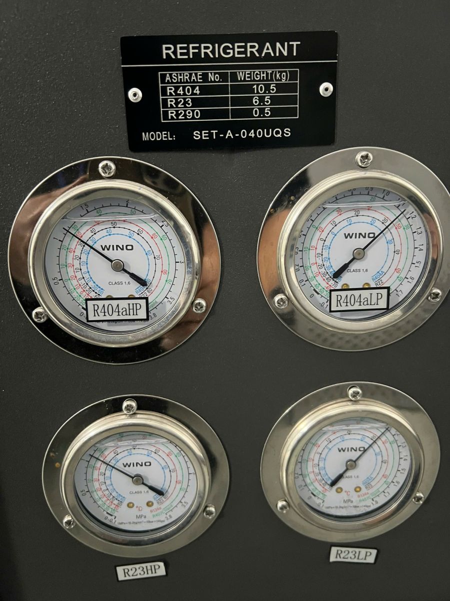 Kiểm tra áp suất máy nén và dàn lạnh tủ thử nghiệm nhiệt ẩm Espec