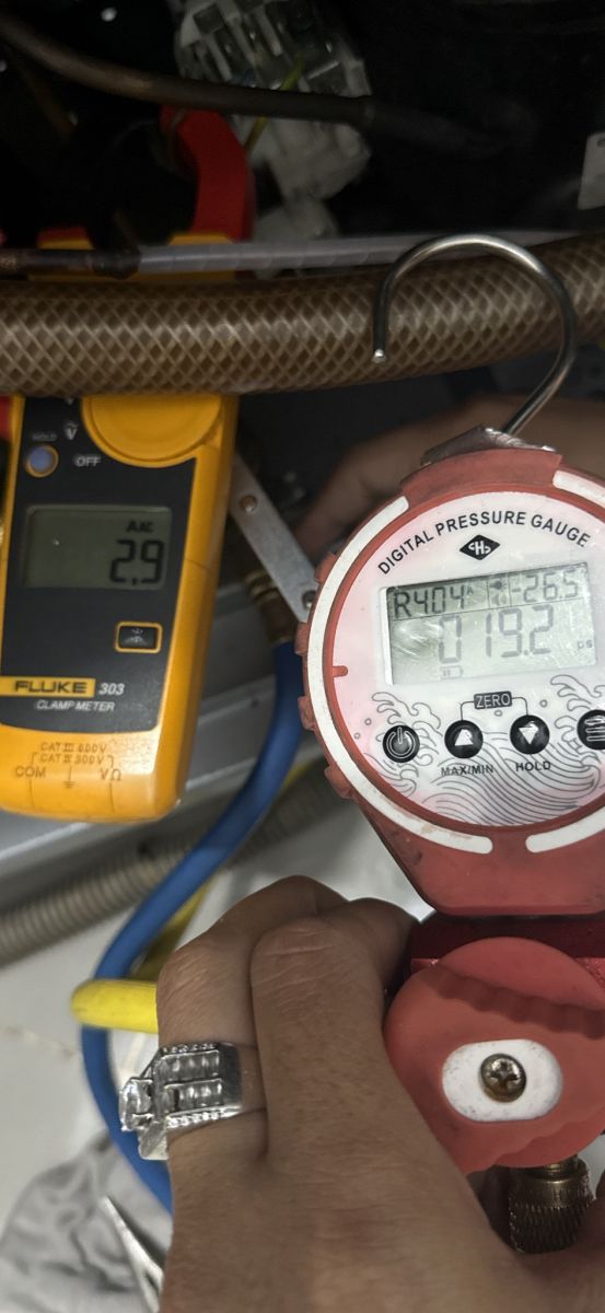 Kiểm tra áp suất của máy nén và hệ thống