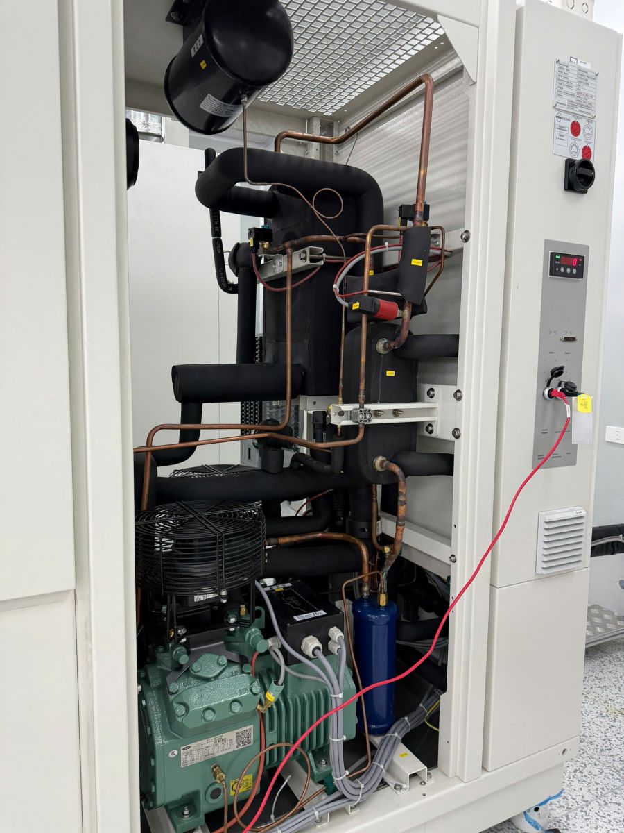Kiểm tra hệ thống lạnh chamber nhiệt ẩm Weiss Technik bị rò gas