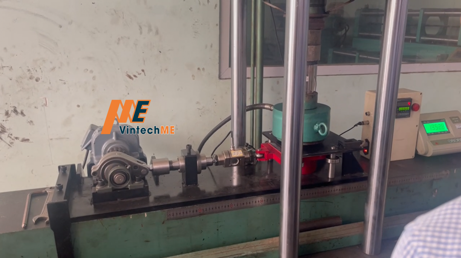 Thiết bị thử nghiệm gỗi đỡ cầu dạng trượt với tay quay con trượt